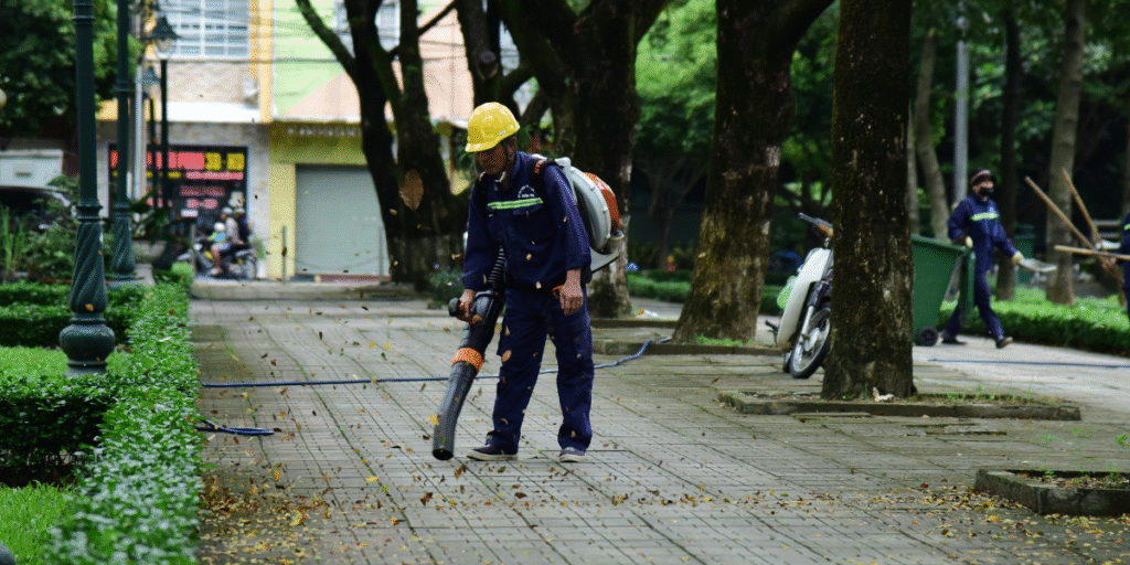 Blower door test: finding hidden air leaks (drafts)